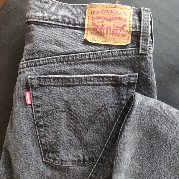 Practically brand new Levi's 501s - Picture 5 of 7